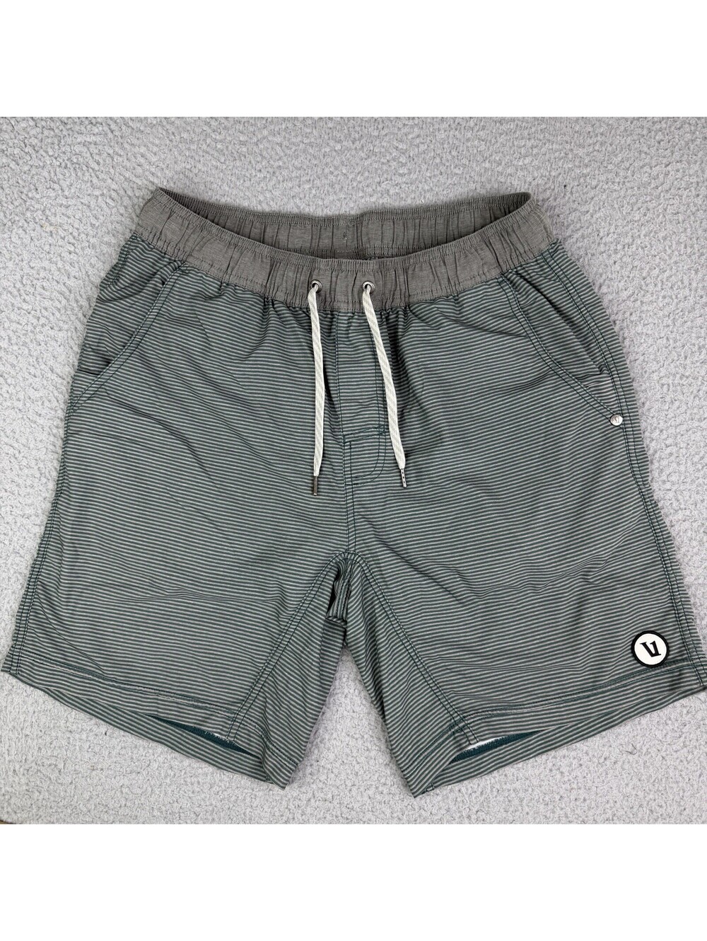 Vuori Kore Lined Green Striped Shorts Men's XS 28x7 Gym Training Performance